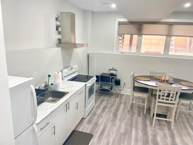 Scarborough New 2-Bedroom Basement Toronto Exterior foto
